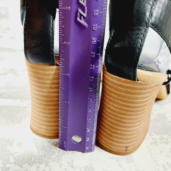 NEW Born Women’s Tahlia Ankle Strap Leather Buckle Black Sandals H649 - Picture 9 of 14